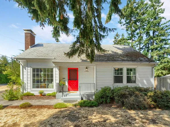 11282 SE Pine Ct, Portland, OR 97216