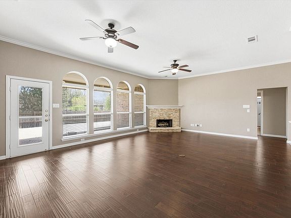 3rd image of 3516 Heatherbrook Dr