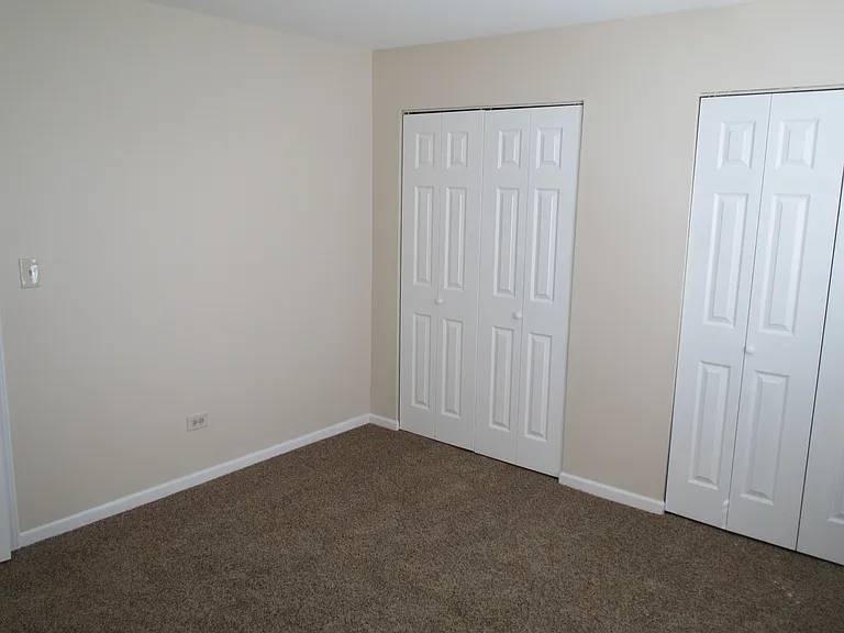 9S201 Lake Dr #2 — Photo 21