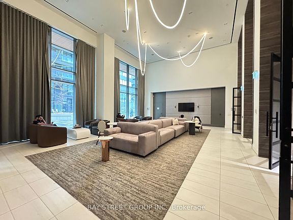 3rd image of 39 Roehampton Ave #904