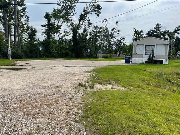 3rd image of 814 N Highway 171