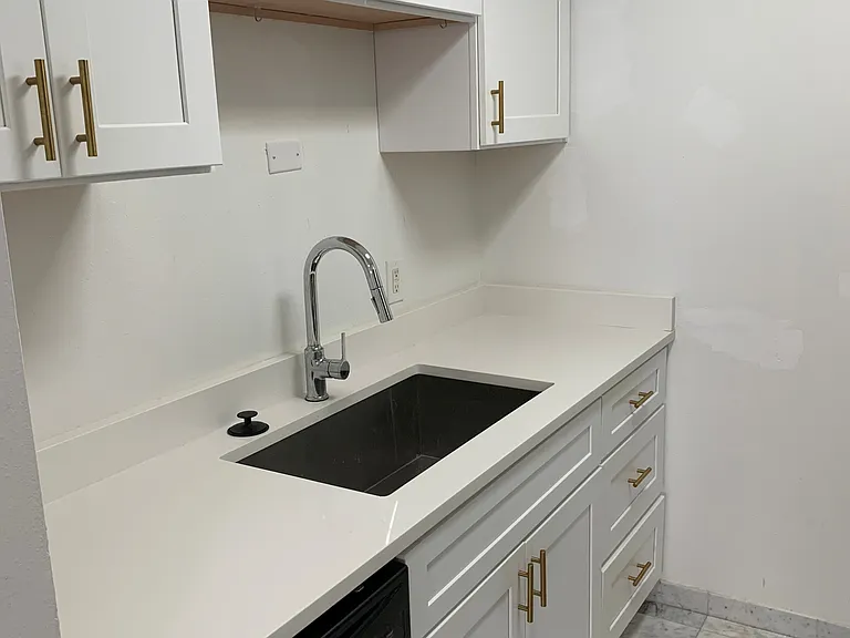 120 G St — Photo 8