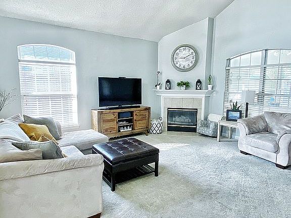 5th image of 105 Elderberry Ln