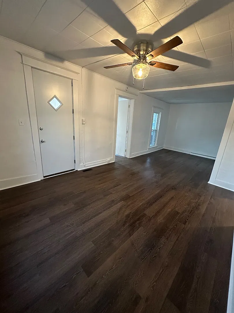 332 N Race St — Photo 4