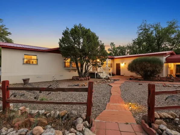 4828 Hazel St, Los Lunas, NM 87031