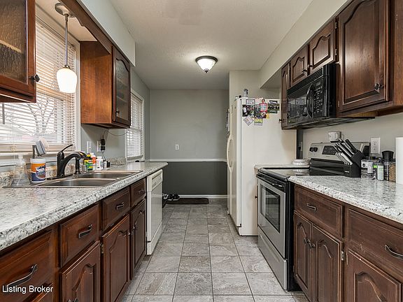 4th image of 8621 Cotswold Dr