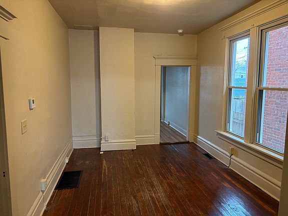 Middle living room.