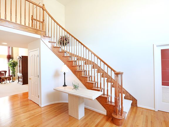 3rd image of 16764 English Garden Dr