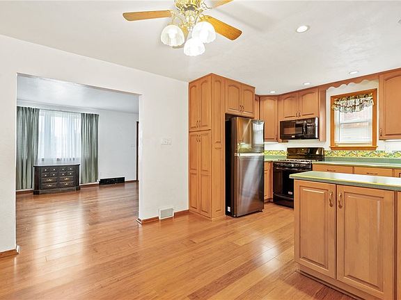 4th image of 3326 Orchard Dr