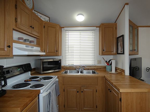 3rd image of 1110 N Henness Rd #902