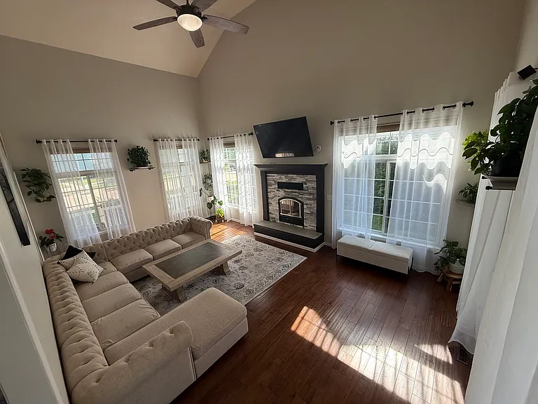 1221 Erik Rd — Photo 5