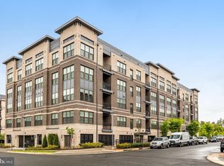2324 Wind Charm St UNIT 207, Herndon, VA 20171
