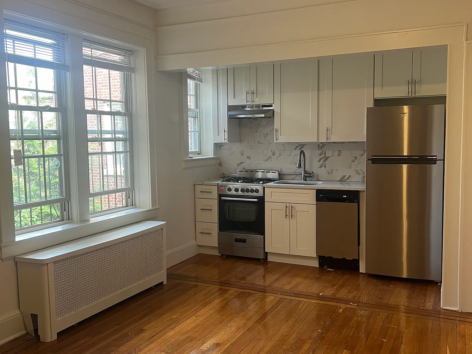 Studio, $2,000 — Photo 2