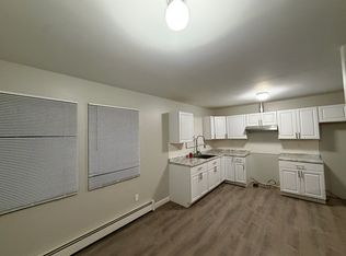 11 Seymour Ln #2, Medford, NY 11763