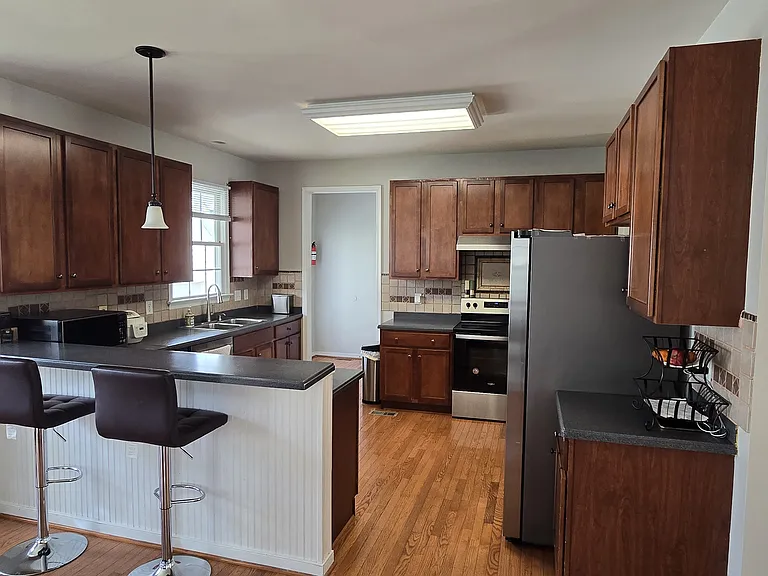 4804 Coachmans Landing Ct — Photo 12