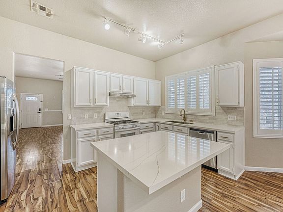 3rd image of 5228 Boca Del Mar St