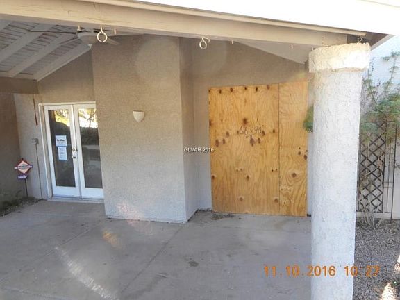 3rd image of 2221 Harbor Cliff Dr