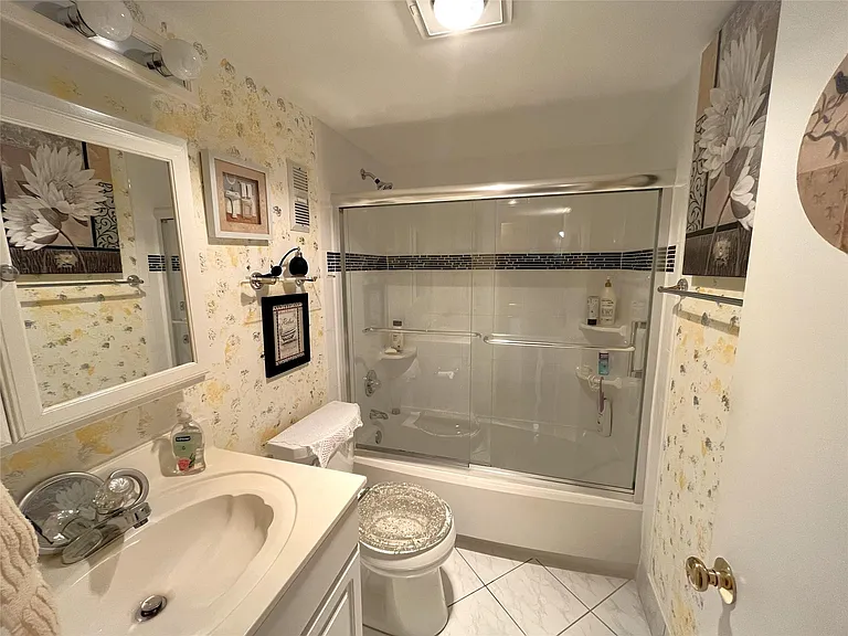 9501 Seagrape Dr #305 — Photo 9