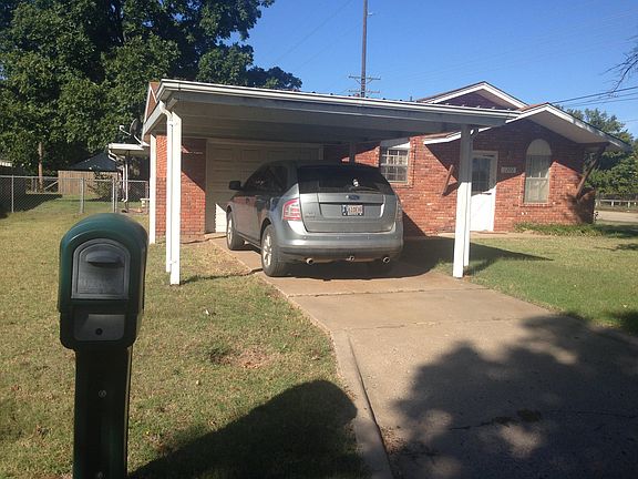 One car garage and carport