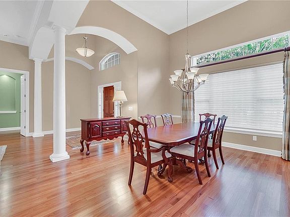 5th image of 413 Timberwalk Ln