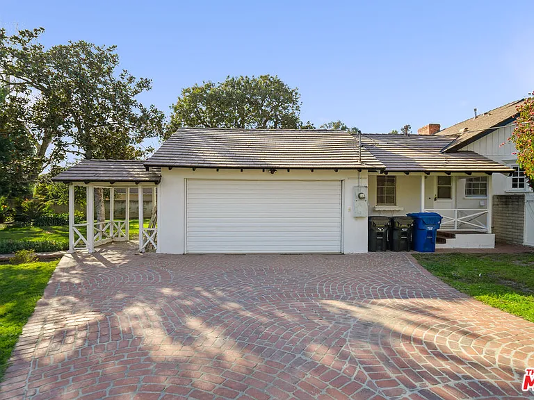 109 Homewood Rd — Photo 29