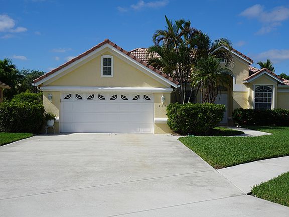 2nd image of 468 SW Rosewood Cv