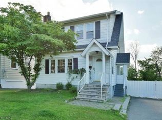 17 Laurel Ave, Livingston, NJ 07039