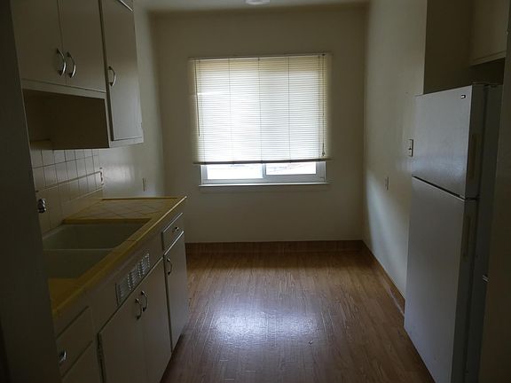 2nd image of 610 W Hammond Ave