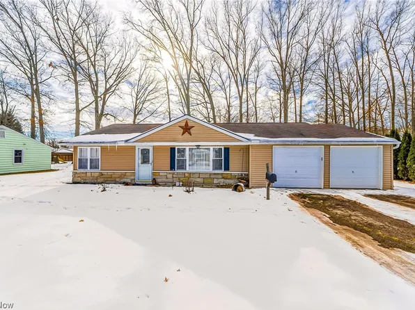 40 Meadowbrook Dr, Grafton, OH 44044