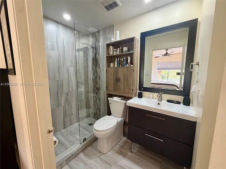 1012 Coral Club Dr #1012 — Photo 12