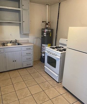 3rd image of 131 General Arnold St NE APT 4