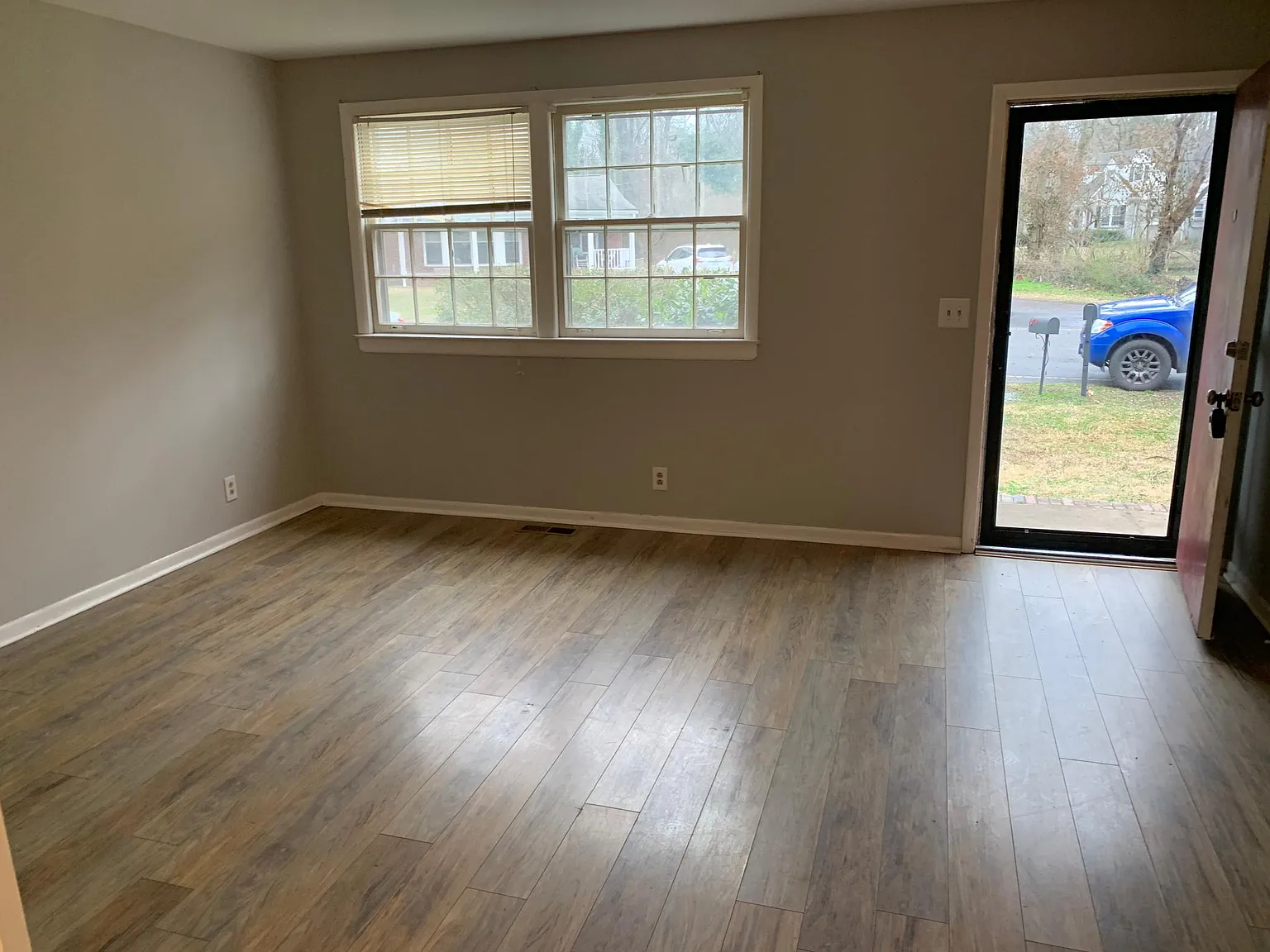 2 bed, 1.5 bath, 1050 sqft, $1,700 — Photo 2