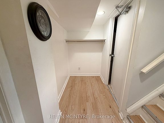 2nd image of 34 Dunning Cres