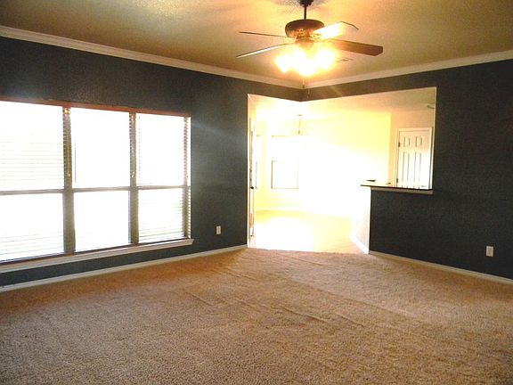 3rd image of 1805 Jesse Dr