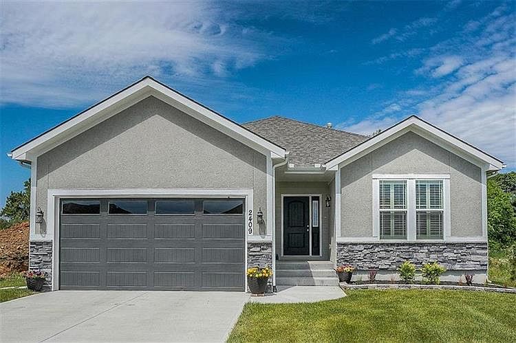 1st image of 2409 NW Sunnyvale Ct