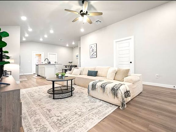 3rd image of 7218 35th St