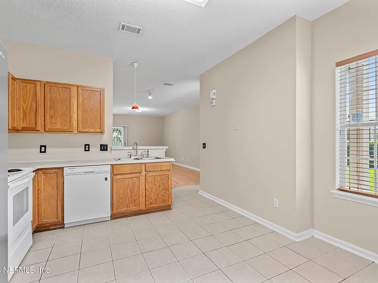 313 Scrub Jay Dr — Photo 17
