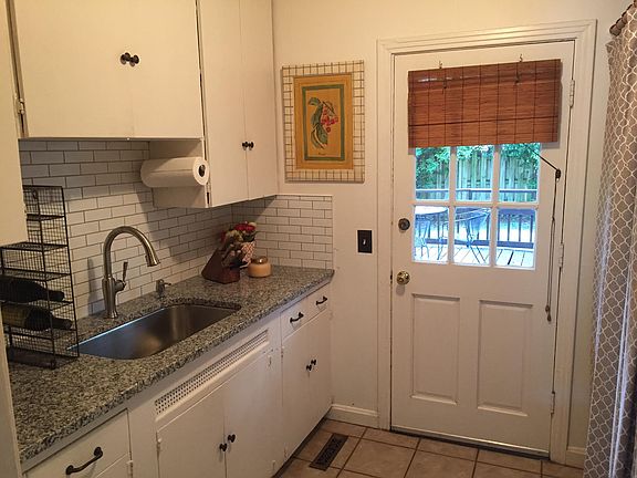 Laundry Room / Bar 