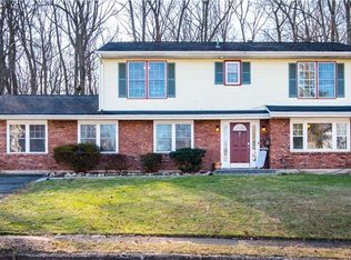 17 Glenwood Dr, Blauvelt, NY
