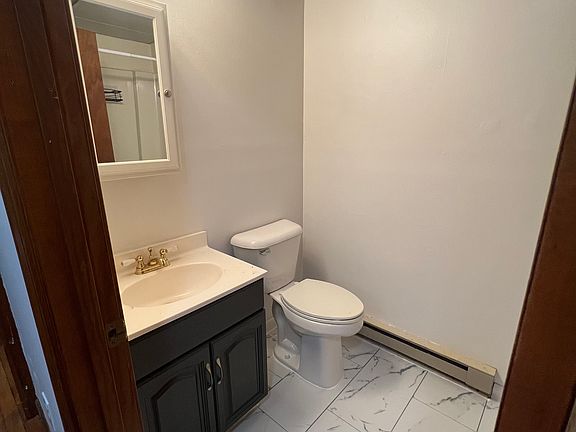 4th image of 119 Fullerton Ave #B