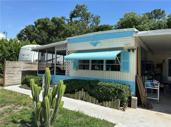 11285 Anglers DR, BONITA SPRINGS, FL 34135