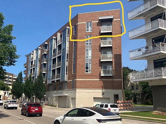 2nd image of 1541 N Jefferson STREET #504