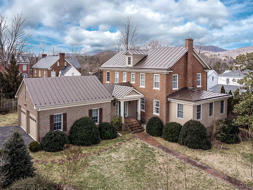 1st image of 210 Barclay Ln