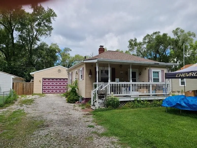1424 N Luett Ave photo 1