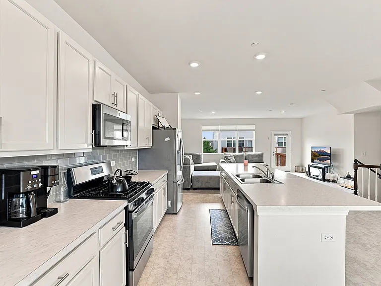 3303 Trillium Cir — Photo 11