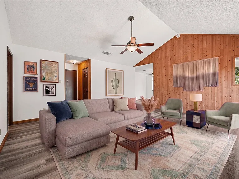 10010 Faylin Dr — Photo 1