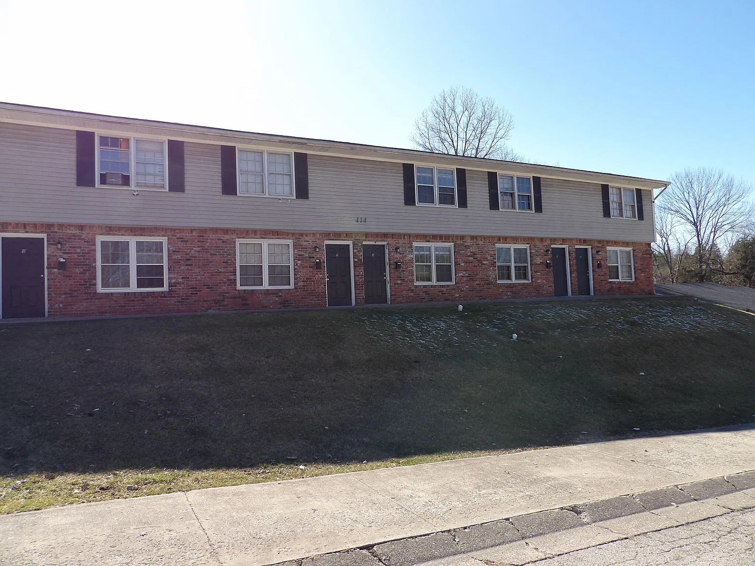 2 bed, 1.0 bath, 975 sqft, $950 — Photo 2