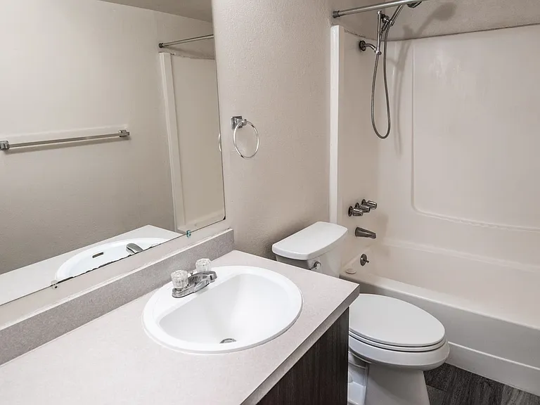 The Grove Apartments — Photo 9