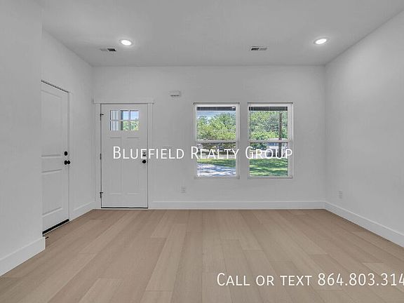 4th image of 72 Blackstock Rd #A