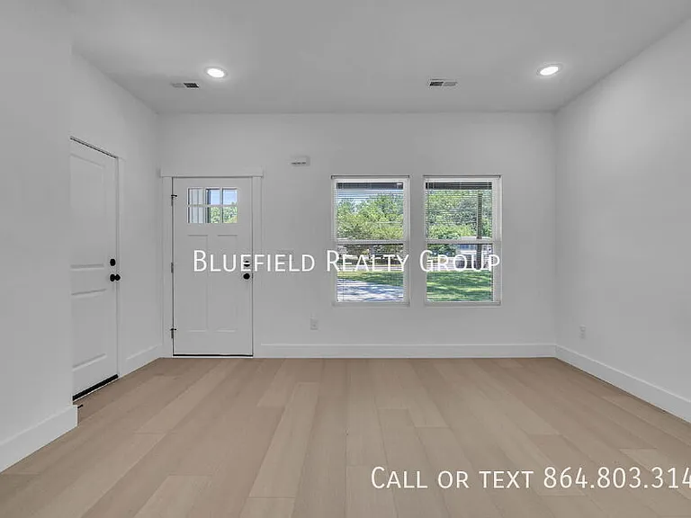 72 Blackstock Rd — Photo 4